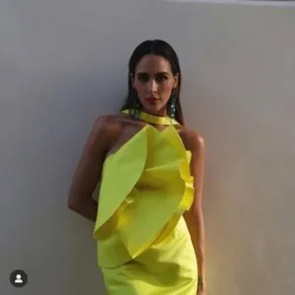 ZARA Voluminous Dress Yellow - Picture 3 of 3